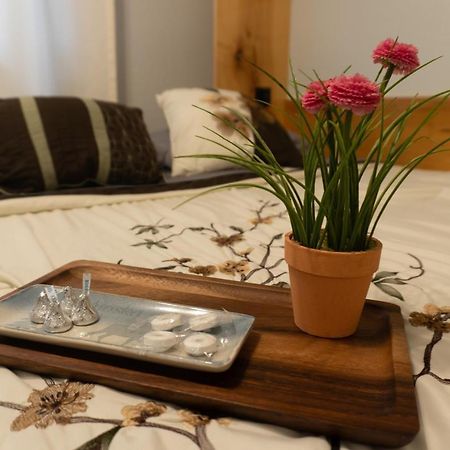 Trinity Escapes - Two Bedroom Two Bathroom Full Apartment Near Airport Anchorage Buitenkant foto