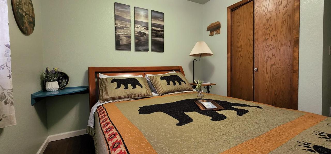 Trinity Escapes - Two Bedroom Two Bathroom Full Apartment Near Airport Anchorage Buitenkant foto