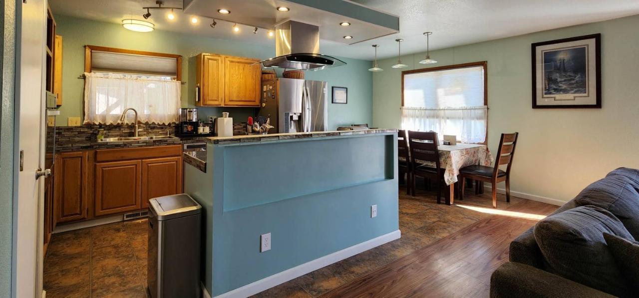 Trinity Escapes - Two Bedroom Two Bathroom Full Apartment Near Airport Anchorage Buitenkant foto